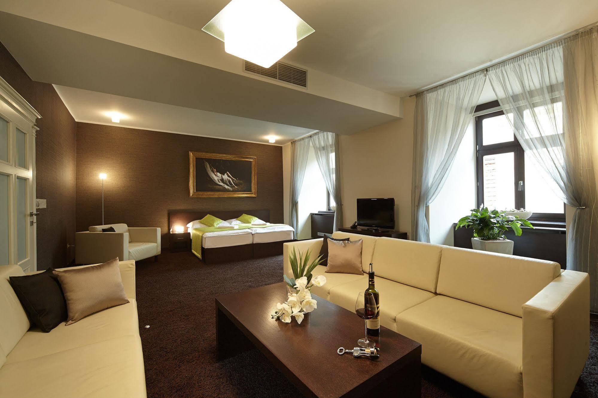Boutique Hotel Chrysso Kosice Exterior photo